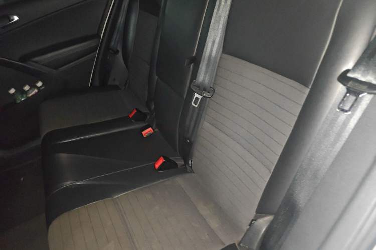 Used Volkswagen Tiguan L 2016 280TSI Automatic Two-Wheel-Drive Silk Road Style Edition