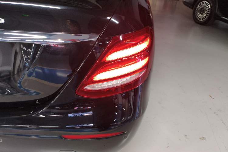 Used Mercedes-Benz E-Class 2020 E 260 L
