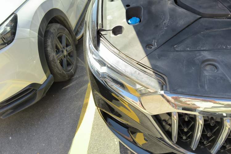 Used Hongqi HS5 2022 Facelifted Version 2.0T Smart Connect Flagship All-Wheel-Drive Edition
