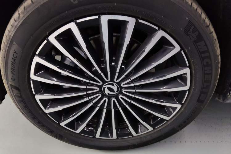 Used Dongfeng Aeolus L8 2025 Model 185KM Dream Edition
