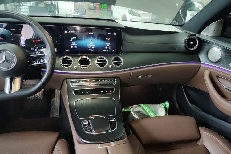 Used Mercedes-Benz E-Class 2023 Restyled E 260 L Sport Edition Audio And AC Panel