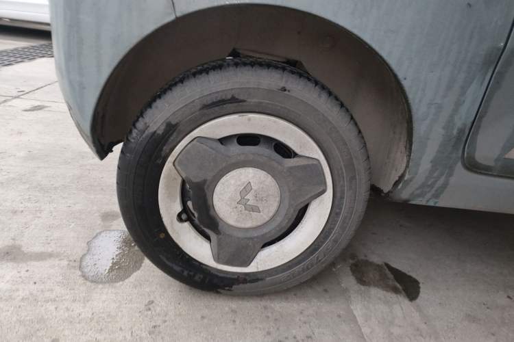 Used Wuling Hongguang MINIEV 2022 Easy Version Lithium Iron Phosphate Right Rear Wheel Hub