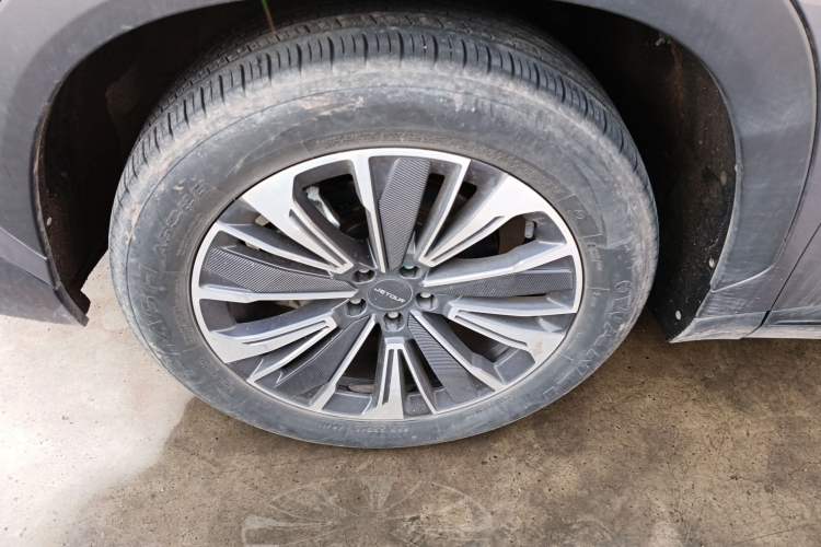 Used JETOUR Dashing 2022 1.6T DCT King PLUS Left Front Wheel Hub