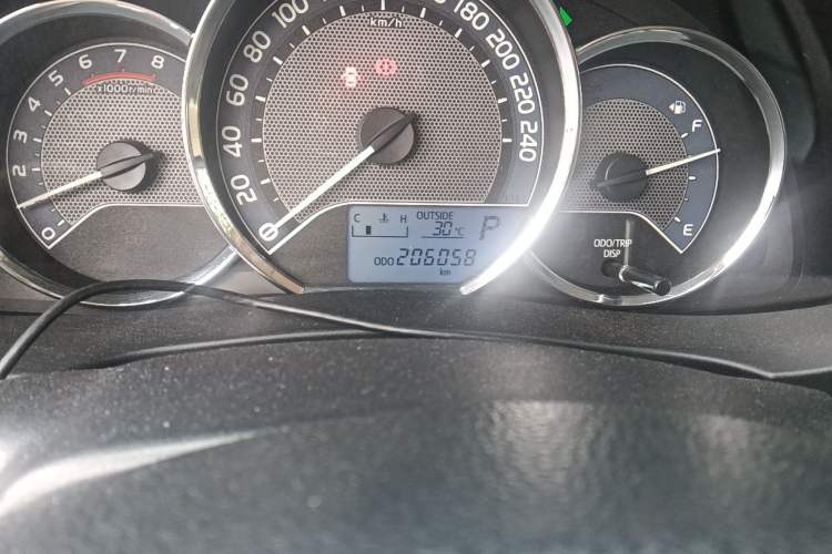 Used Toyota Corolla 2017 1.2T CVT GL Odometer Close Up