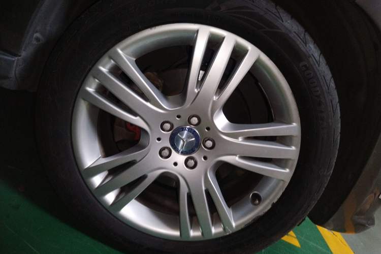 Used Mercedes-Benz GLK-Class 2013 GLK 300 4MATIC Fashion Model Right Front Wheel Hub