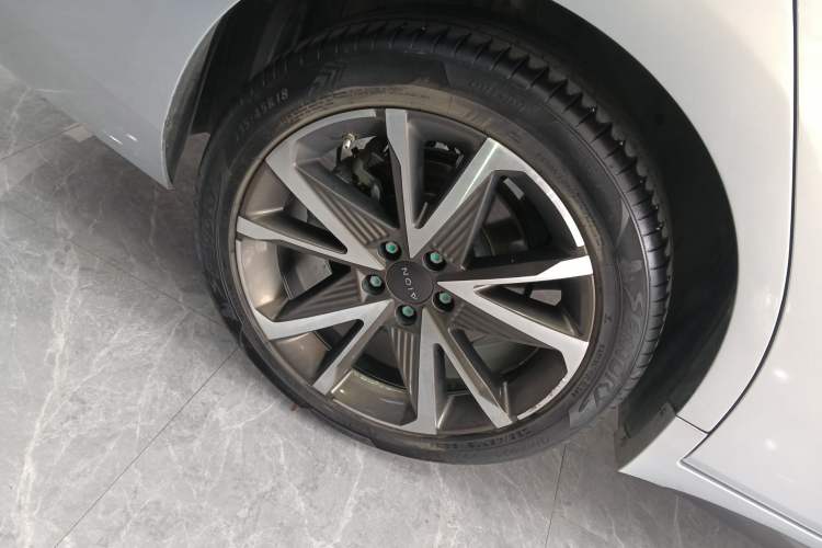 Used AION S Plus 2022 Updated 70 Intelligent Edition Right Rear Wheel Hub