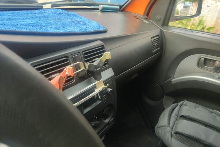 Used Wuling Rongguang EV 2020 Enclosed Window Version Base Model 2 Seats 300 KM Audio And AC Panel