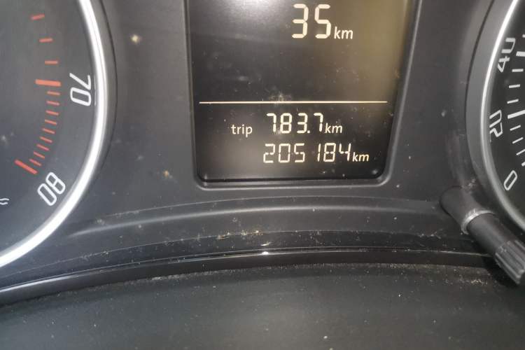 Used Skoda Octavia 2010 1.6L Automatic Eado Edition Odometer Close Up