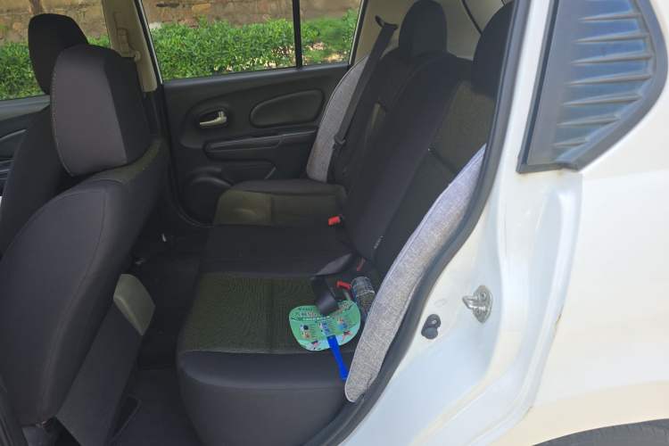 Used Venucia R50 2013 1.6L Manual Fashion Edition