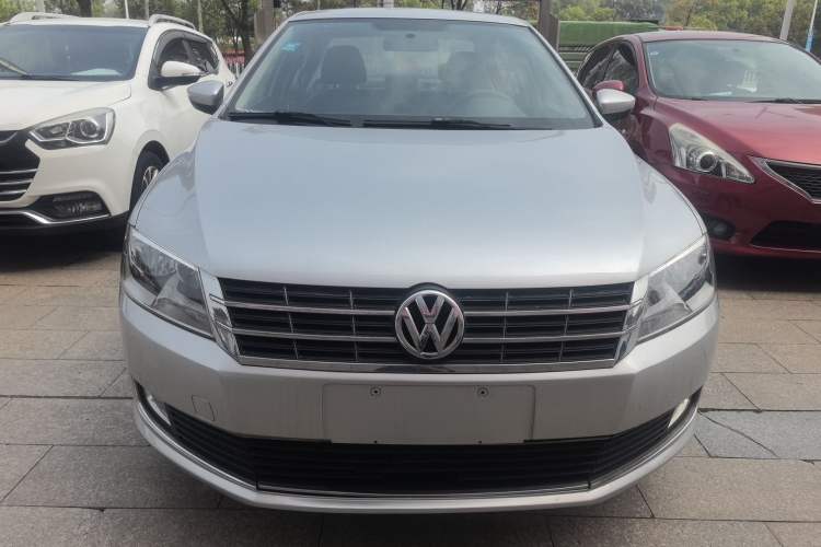 Used Volkswagen Lavida 2013 Restyled Classic 1.6L Manual Comfort Edition