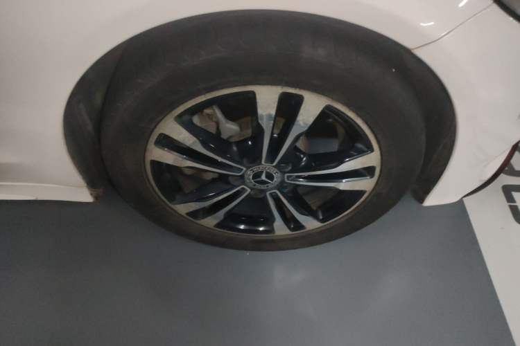 Used Mercedes-Benz C-Class 2018 C 200 Sport Edition Right Front Wheel Hub