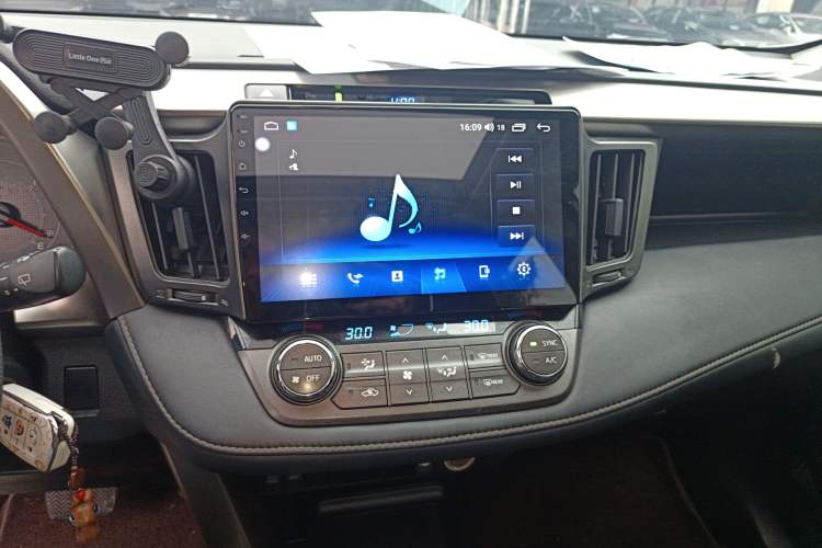 Used Toyota RAV4 2015 2.0L CVT Two-Wheel Drive Fashion Edition