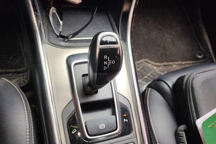 Used BYD Song New Energy 2017 Song DM 1.5TID All-Wheel Drive Luxury Model Gear Lever