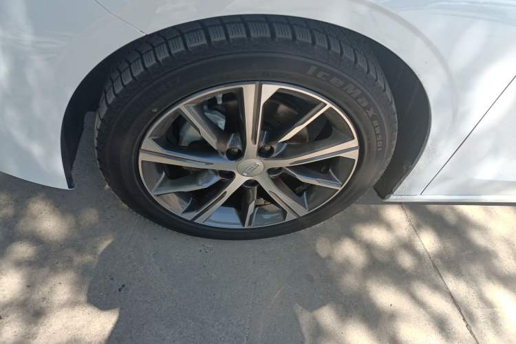 Used Geely Auto Emgrand 2023 4th Generation Champion Edition 1.5L CVT Prestige Model Left Front Wheel Hub