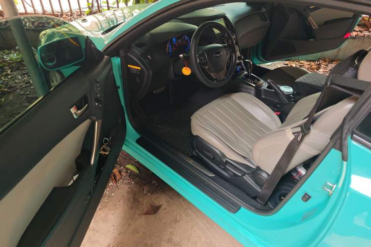 Used Hyundai Genesis Coupe 2012 2.0T Automatic Luxury Edition Driver Seat