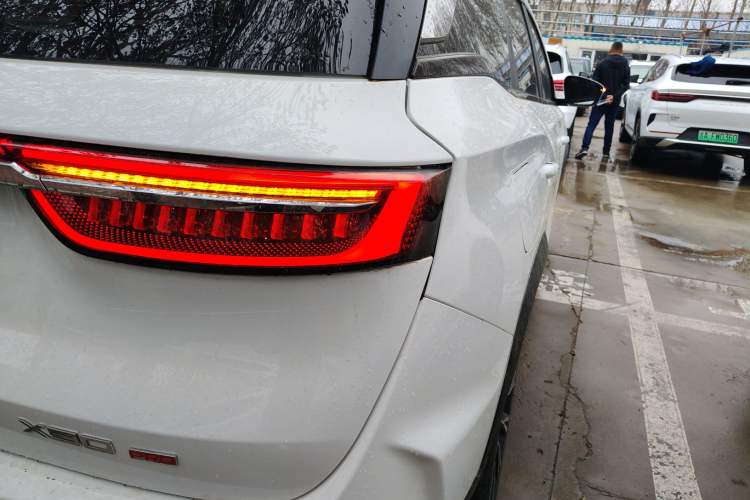 Used JETOUR X90 PRO 2024 2.0T DCT Luxury Edition 5 Seats Right Rear Taillight