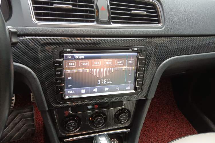 Used Volkswagen Cross Lavida 2014 1.6L Automatic