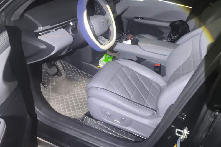 Used Deepal S05 2024 200Max Range-Extended Long-Range Version
