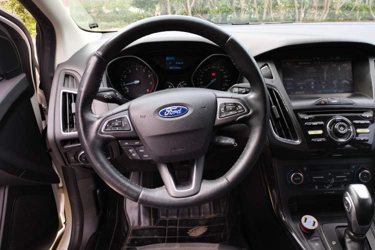 Used Ford Focus 2015 Sedan EcoBoost 125 Automatic Supreme Style Edition