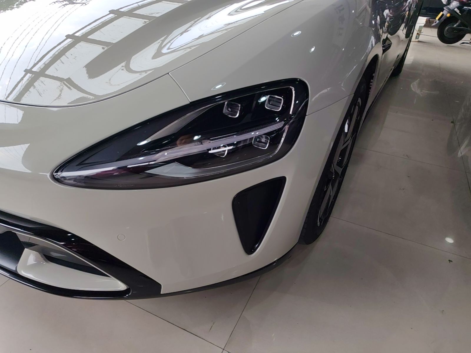 Xiaomi Auto SU7 2024 Rear-Drive Ultra-Long Range Advanced Pro-Level Intelligent Driving Version — снимка 8