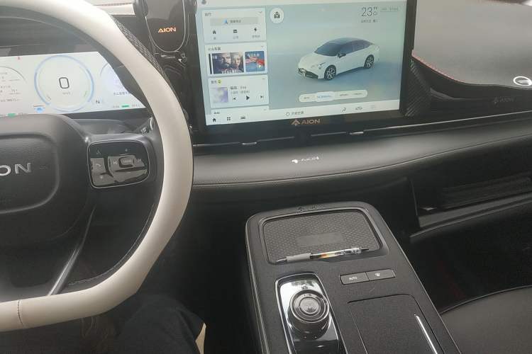Used AION S Plus 2023 70 Intelligent Edition Ternary Lithium Audio And AC Panel