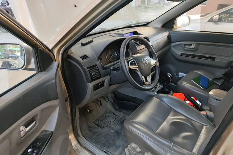 Used BAIC Weiwang M20 2014 1.5L Comfort Version BJ415B Driver Seat