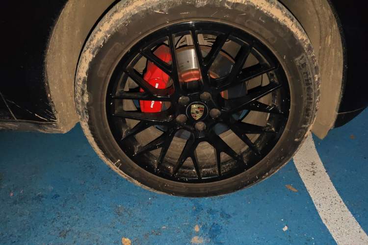 Used Porsche Macan 2014 Macan 2.0T Right Front Wheel Hub