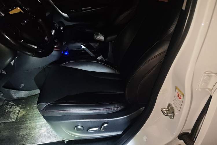 Used Haval H6 2015 Sport Edition 1.5T Manual Two-Wheel Drive Elite Model Left Front Seat