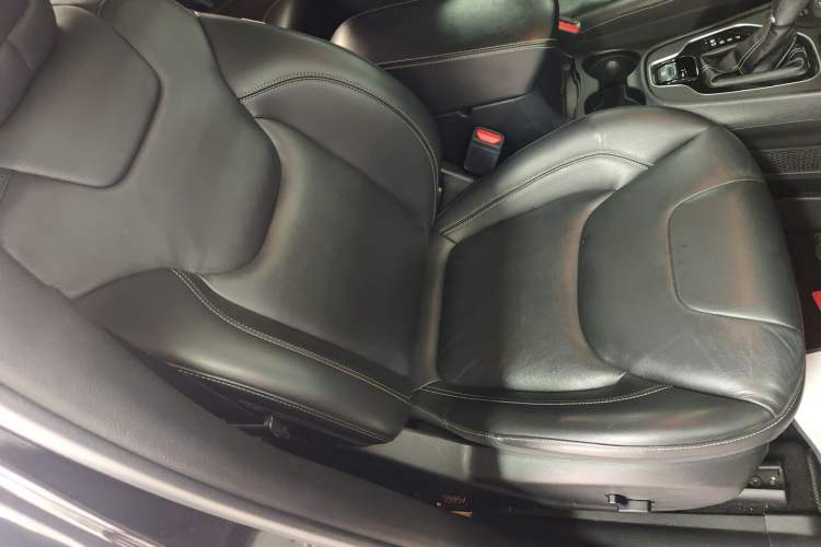 Used Jeep Cherokee 2021 2.0T Four-Wheel Drive 80th Anniversary Edition
