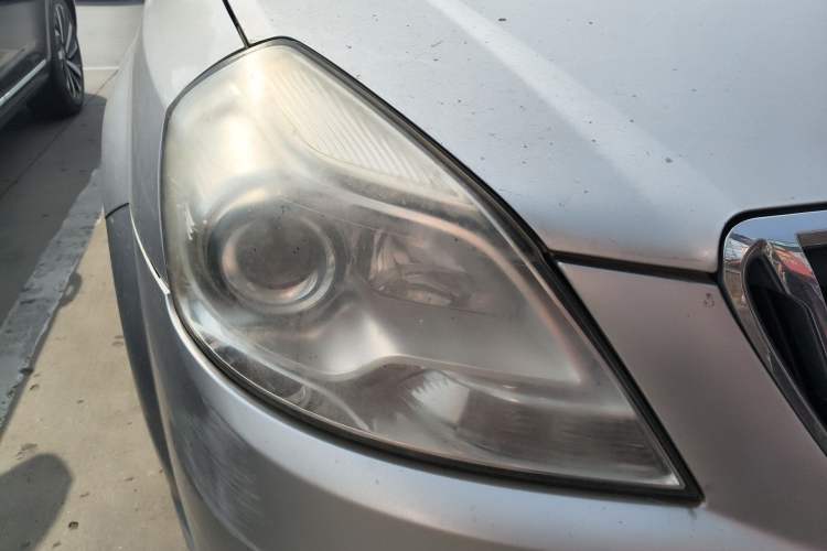 Used Buick Excelle 2015 1.5L Automatic Classic Model Right Front Headlight