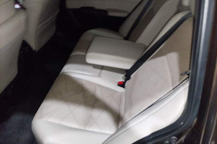 Used Honda Jade 2014 1.8L Automatic Comfort Elite Version 5 Seats