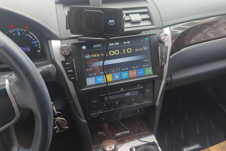 Used Toyota Camry 2016 2.0G 10th Anniversary Leading Edition
