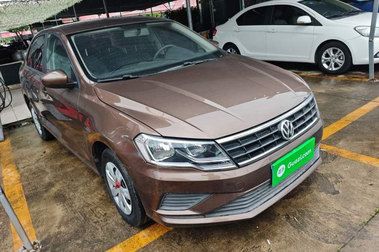 Used Volkswagen Jetta 2017 1.4L Manual Fashion Edition
