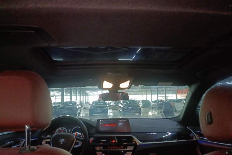 Used BMW 5 Series 2018 Restyled 530Li Leading Edition M Sport Package
