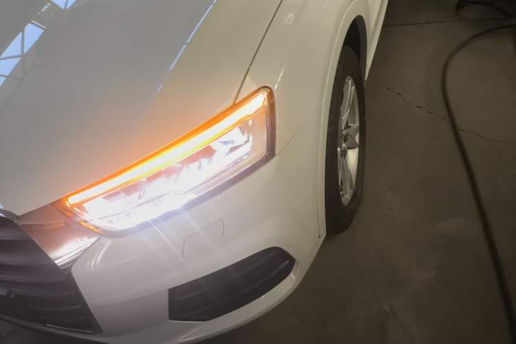 Used Audi Q3 2018 30th Anniversary Edition 30 TFSI Fashion Model Left Front Headlight