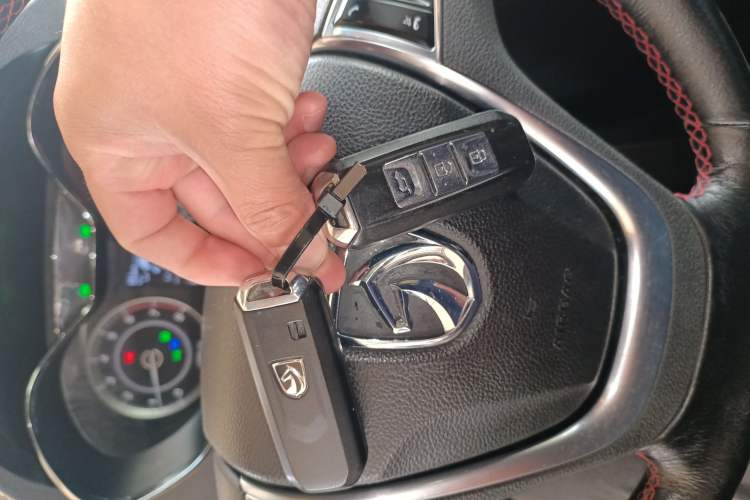 Used Baojun 560 2015 1.8L manual luxury version Vehicle Key