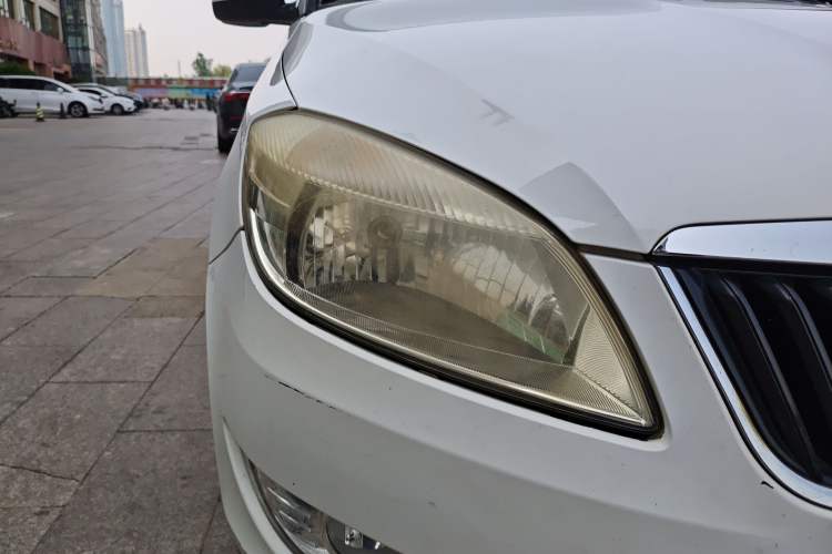 Used Skoda Fabia 2012 1.4L Manual Crystal Edition
