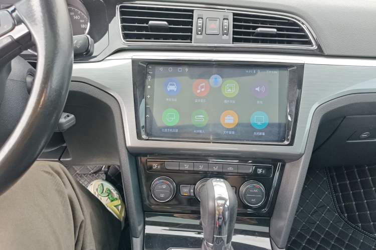 Used Volkswagen Lamando 2015 280TSI DSG Comfort Edition
