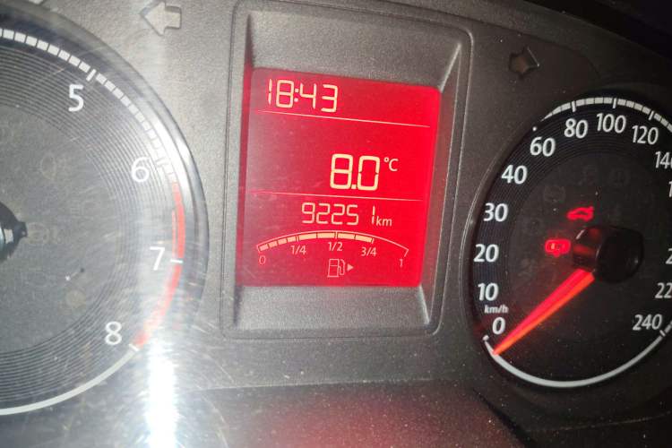 Used Volkswagen Jetta 2017 1.5L Manual Fashion Edition Odometer Close Up