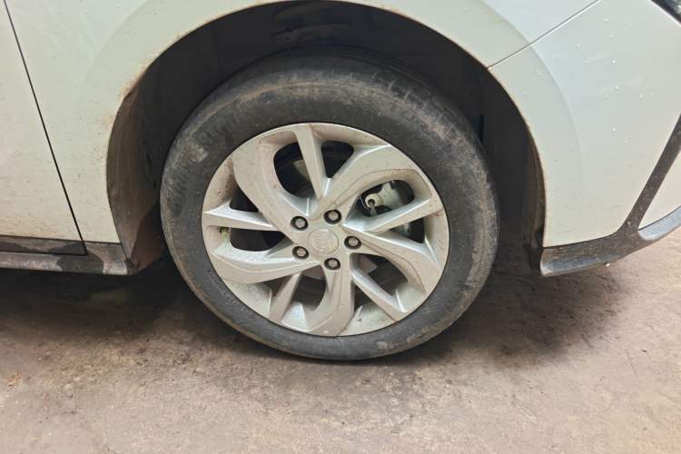 Used Buick Velite 6 2023 430km Range Commuter Version