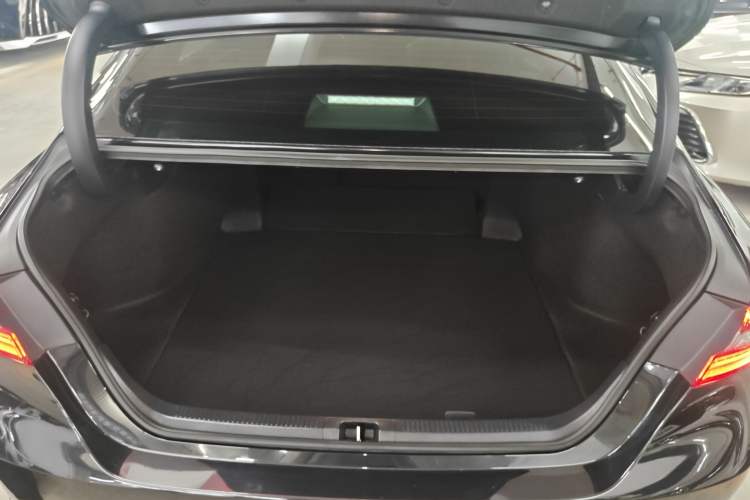 Used Toyota Camry 2022 2.5S Knight Edition Trunk