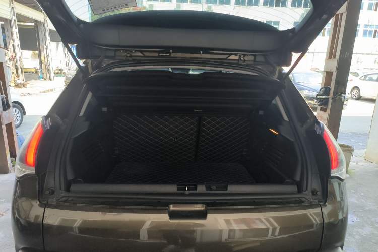 Used Peugeot 3008 2016 1.6THP Automatic Classic Edition
