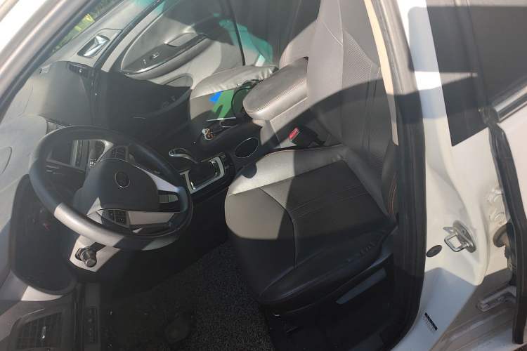 Used BYD e5 2016 300 Luxury Edition Left Front Seat