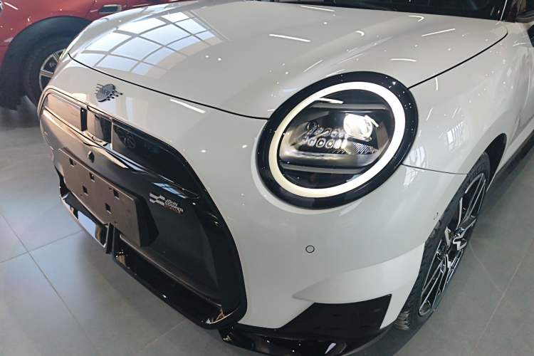 Used MINI Electric MINI COOPER 2024 452km COOPER SE Racing Driver