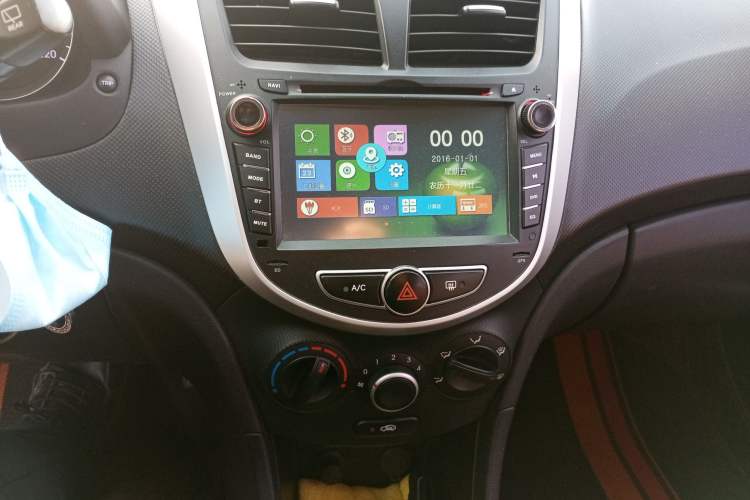 Used Hyundai Verna Ray 2016 1.4L Automatic Leading-Edge GLX