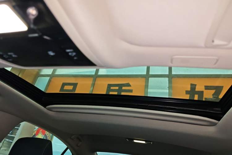 Used Lexus ES 2020 300h Premier Edition
