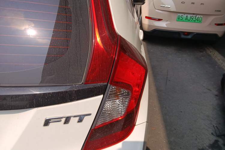 Used Honda Fit 2016 1.5L LXS CVT Comfort Sunroof Version
