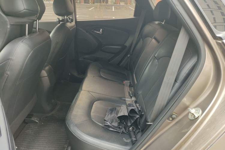 Used Hyundai ix35 2015 2.0L Automatic 2WD Smart Version China V Standard Left Rear Seat