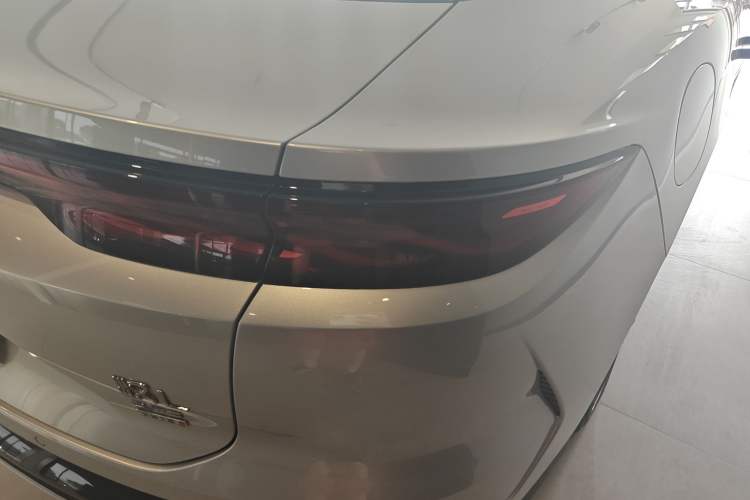 Used BYD Han L 2025 EV Four-Wheel Drive LiDAR Flagship Model