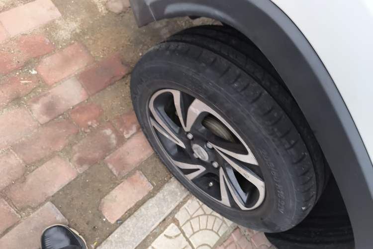 Used Baojun 510 2017 1.5L Automatic Luxury Model Right Rear Wheel Hub